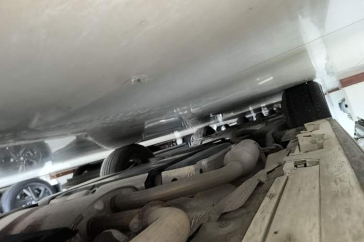 Used Toyota Granvia 2023 2.5L Hybrid Comfort Edition Right Side Sill