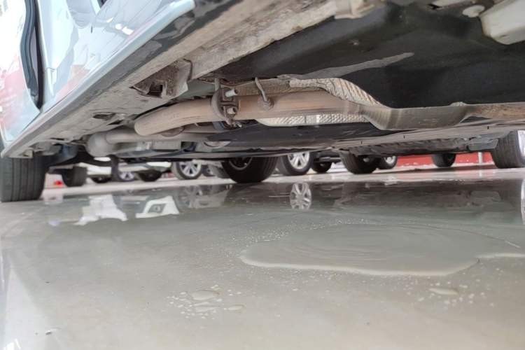 Used Toyota Granvia 2023 2.5L Hybrid Comfort Edition Right Side Sill