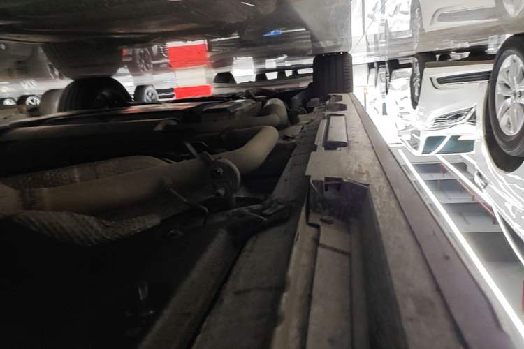 Used Toyota Granvia 2023 2.5L Hybrid Prestige PLUS Edition Right Side Sill
