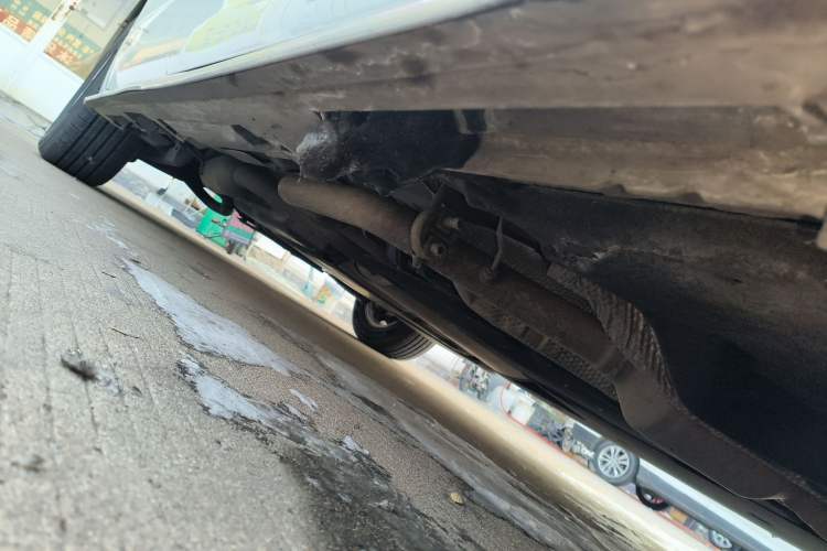 Used Toyota Granvia 2023 2.5L Hybrid Comfort Edition Right Side Sill