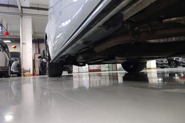 Used Toyota Granvia 2023 2.5L Hybrid Prestige VIP Edition Right Side Sill