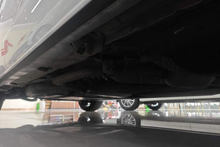 Used Toyota Granvia 2023 2.5L Hybrid Prestige PLUS Edition Right Side Sill