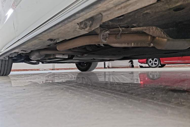Used Toyota Granvia 2023 2.5L Hybrid Prestige PLUS Edition Right Side Sill