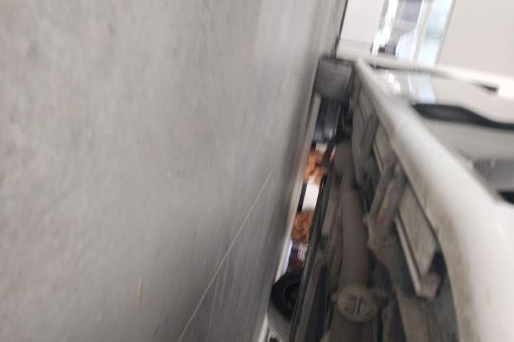 Used Toyota Granvia 2023 2.5L Hybrid Flagship VIP Edition Right Side Sill