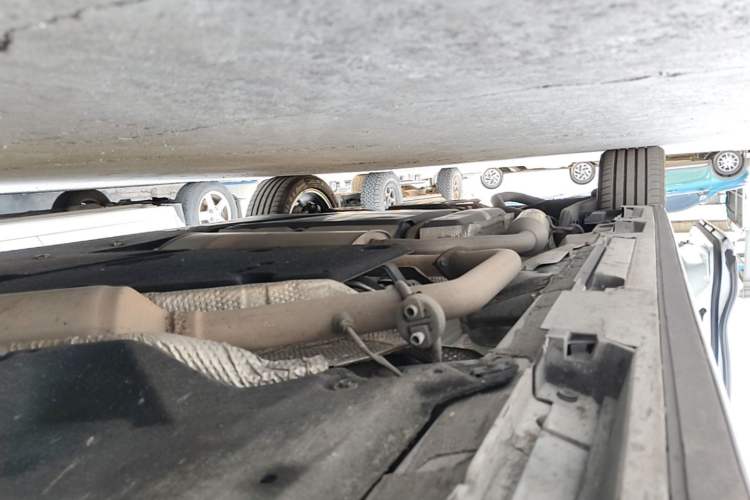 Used Toyota Granvia 2023 2.5L Hybrid Prestige PLUS Edition Right Side Sill