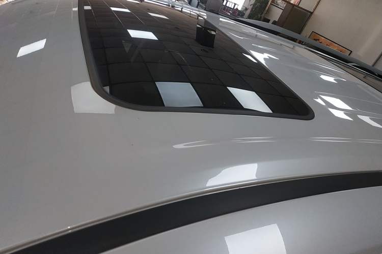 Used Toyota Granvia 2023 2.5L Hybrid Luxury Edition Roof