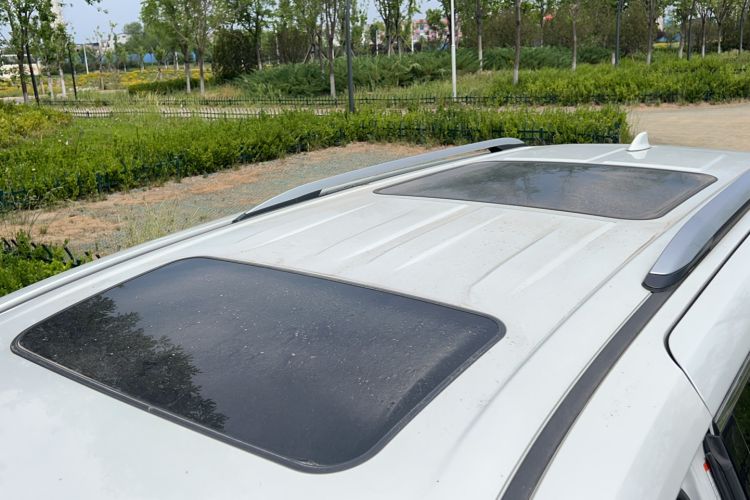 Used Toyota Granvia 2023 2.5L Hybrid Luxury Edition Roof