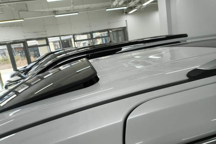Used Toyota Granvia 2023 2.5L Hybrid Luxury Edition Roof