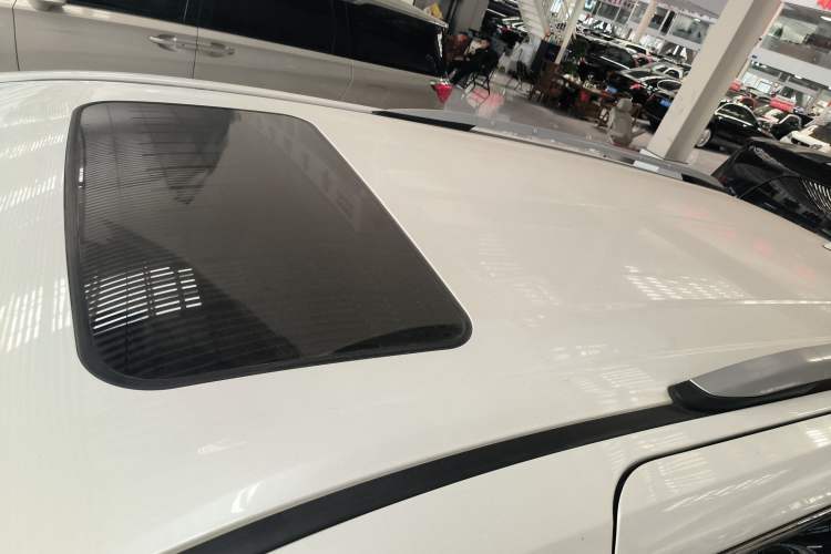 Used Toyota Granvia 2023 2.5L Hybrid Comfort Edition Roof