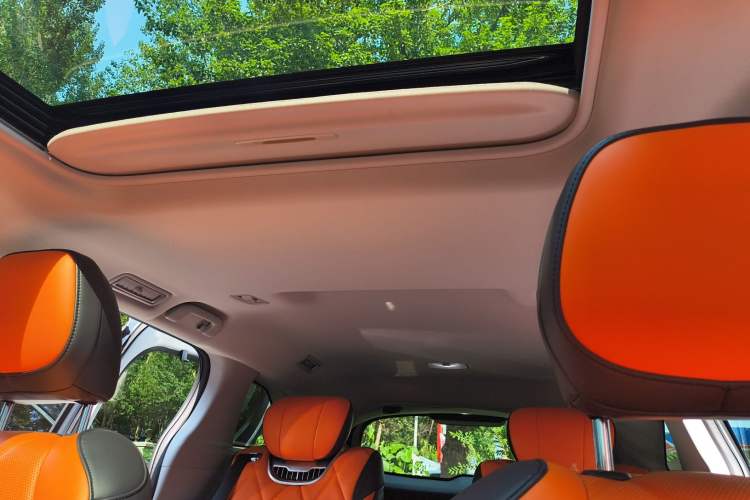 Used Toyota Granvia 2023 2.5L Hybrid Comfort Edition Roof