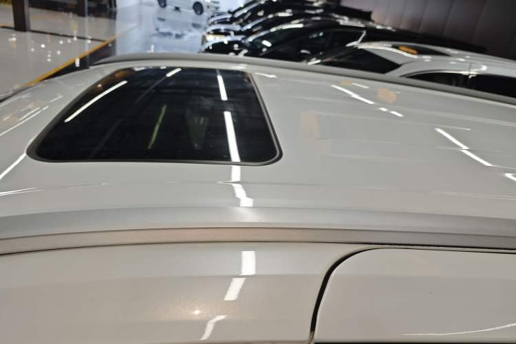 Used Toyota Granvia 2023 2.5L Hybrid Comfort Edition Roof