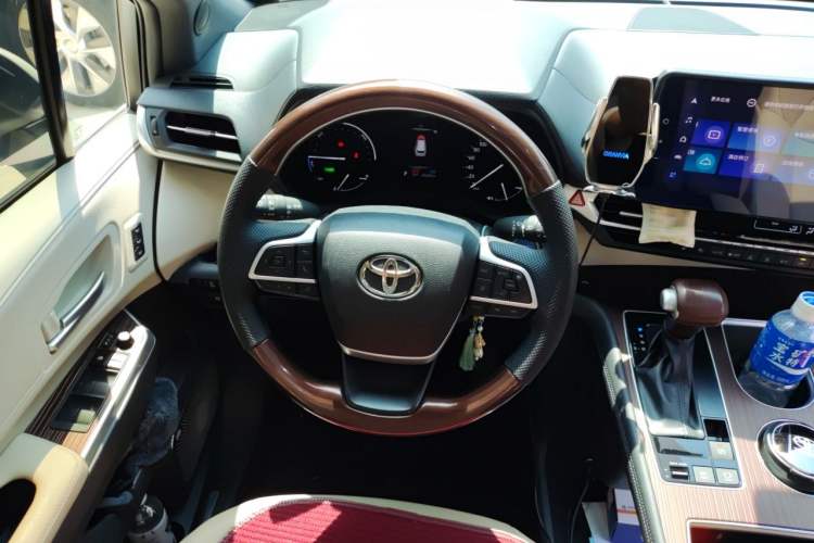 Used Toyota Granvia 2023 2.5L Hybrid Prestige PLUS Edition Steering Wheel