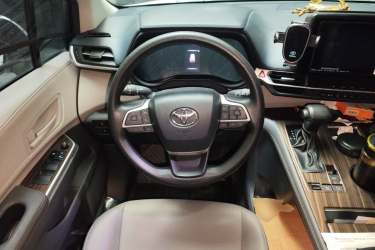 Used Toyota Granvia 2023 2.5L Hybrid Luxury Edition Steering Wheel