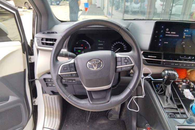 Used Toyota Granvia 2023 2.5L Hybrid Prestige PLUS Edition Steering Wheel