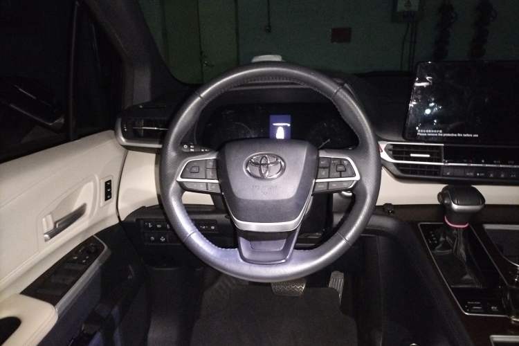 Used Toyota Granvia 2023 2.5L Hybrid Prestige PLUS Edition Steering Wheel