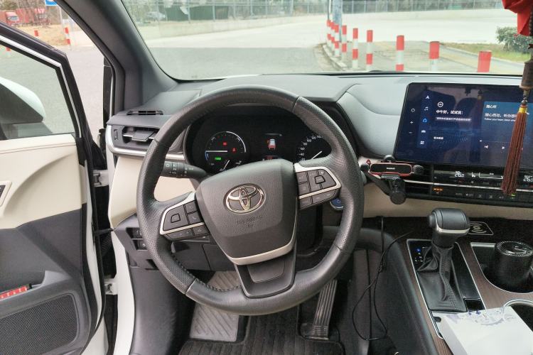 Used Toyota Granvia 2023 2.5L Hybrid Prestige PLUS Edition Steering Wheel
