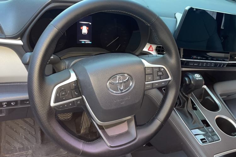 Used Toyota Granvia 2023 2.5L Hybrid Comfort Edition Steering Wheel