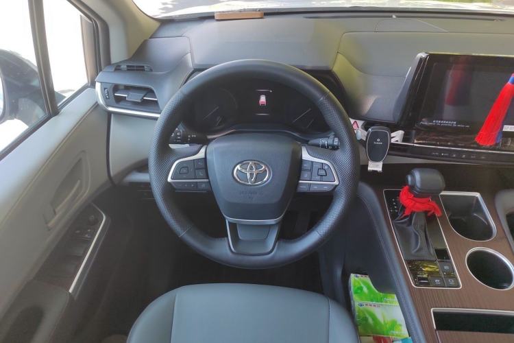 Used Toyota Granvia 2023 2.5L Hybrid Luxury Edition Steering Wheel