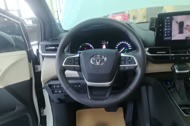 Used Toyota Granvia 2023 2.5L Hybrid Prestige PLUS Edition Steering Wheel