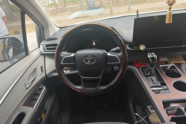 Used Toyota Granvia 2023 2.5L Hybrid Prestige PLUS Edition Steering Wheel