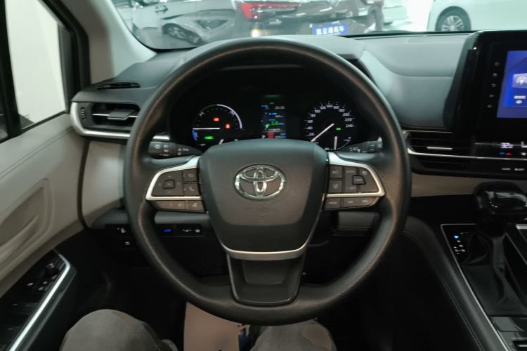 Used Toyota Granvia 2023 2.5L Hybrid Luxury Edition Steering Wheel