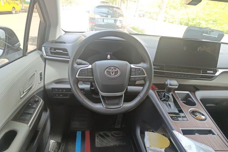Used Toyota Granvia 2023 2.5L Hybrid Prestige PLUS Edition Steering Wheel