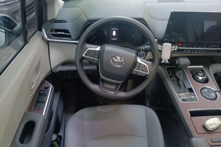 Used Toyota Granvia 2023 2.5L Hybrid Luxury Edition Steering Wheel