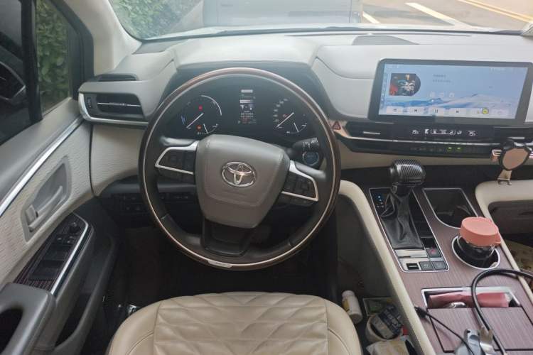 Used Toyota Granvia 2023 2.5L Hybrid Comfort Edition Steering Wheel