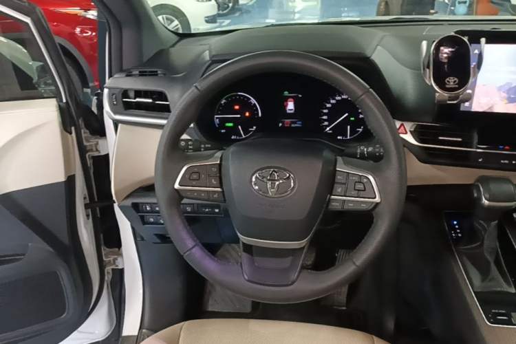 Used Toyota Granvia 2023 2.5L Hybrid Prestige PLUS Edition Steering Wheel