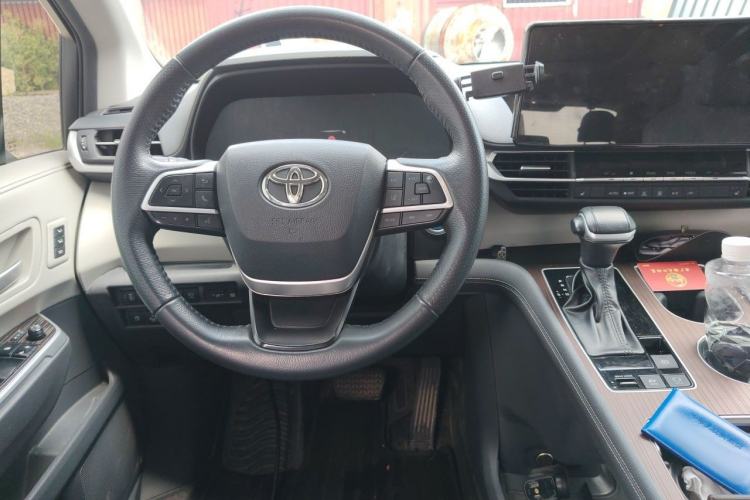 Used Toyota Granvia 2023 2.5L Hybrid Prestige PLUS Edition Steering Wheel