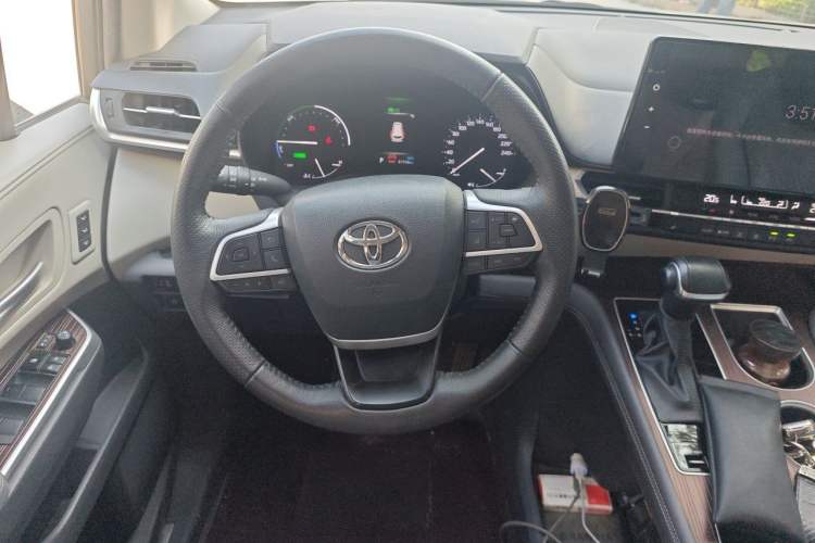 Used Toyota Granvia 2023 2.5L Hybrid Prestige Wellness PLUS Edition Steering Wheel