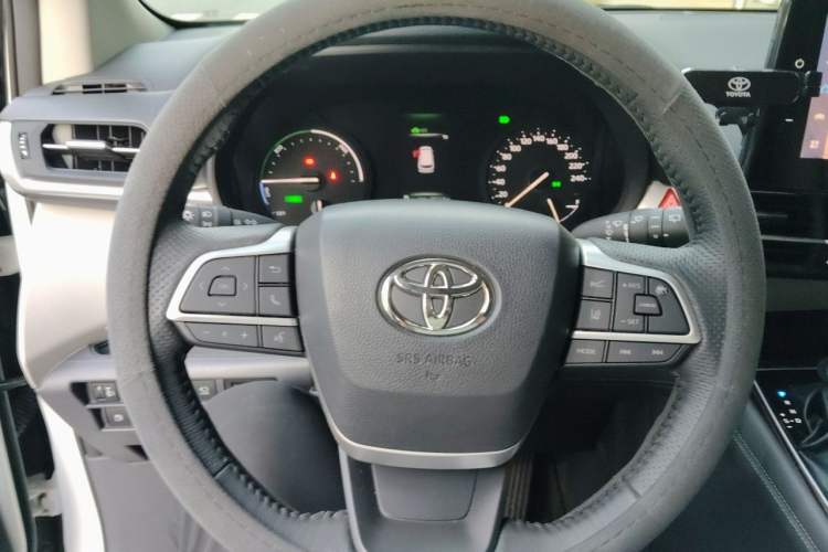 Used Toyota Granvia 2023 2.5L Hybrid Prestige PLUS Edition Steering Wheel