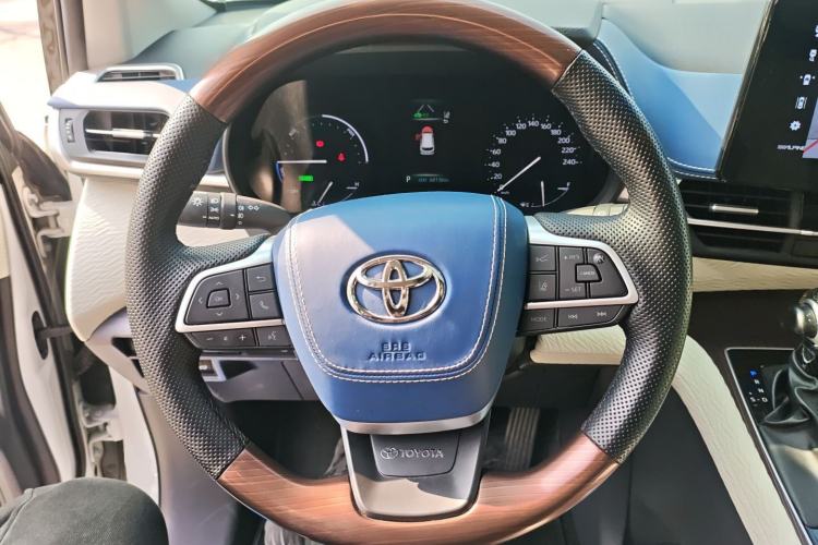 Used Toyota Granvia 2023 2.5L Hybrid Luxury Edition Steering Wheel