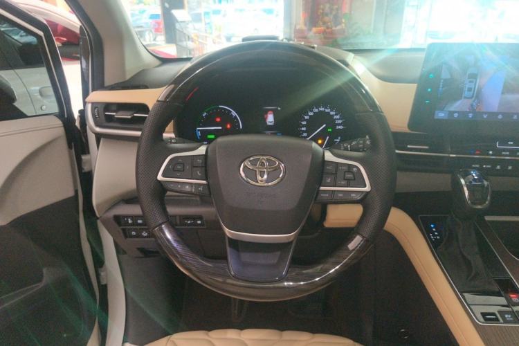Used Toyota Granvia 2023 2.5L Hybrid Comfort Edition Steering Wheel