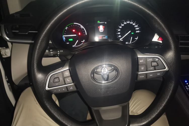 Used Toyota Granvia 2023 2.5L Hybrid Comfort Edition Steering Wheel