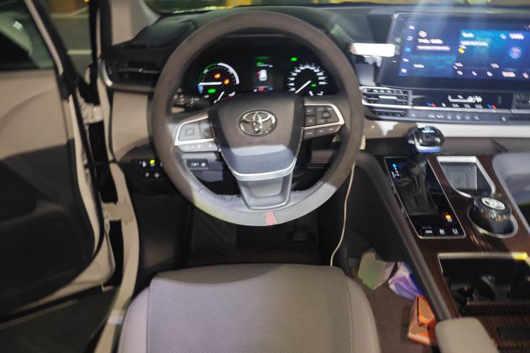 Used Toyota Granvia 2023 2.5L Hybrid Prestige PLUS Edition Steering Wheel