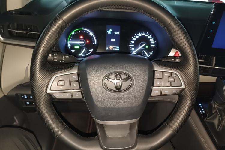 Used Toyota Granvia 2023 2.5L Hybrid Luxury Edition Steering Wheel