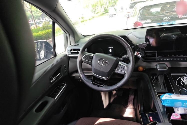 Used Toyota Granvia 2023 2.5L Hybrid Prestige VIP Edition Steering Wheel