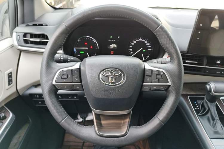 Used Toyota Granvia 2023 2.5L Hybrid Prestige PLUS Edition Steering Wheel