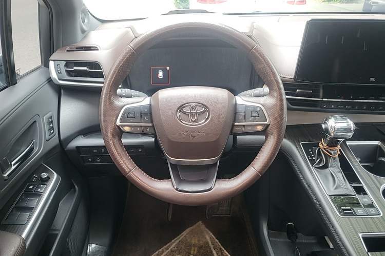 Used Toyota Granvia 2023 2.5L Hybrid Flagship VIP Edition Steering Wheel
