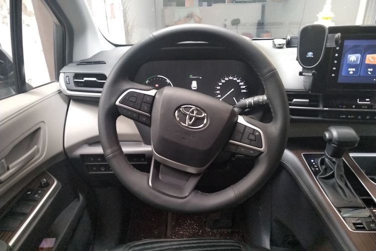 Used Toyota Granvia 2023 2.5L Hybrid Luxury Edition Steering Wheel