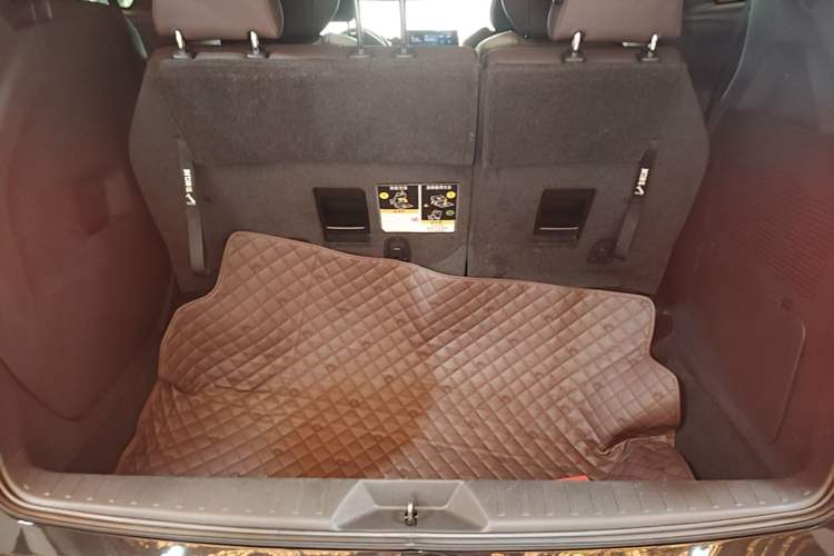 Used Toyota Granvia 2023 2.5L Hybrid Flagship VIP Edition Trunk