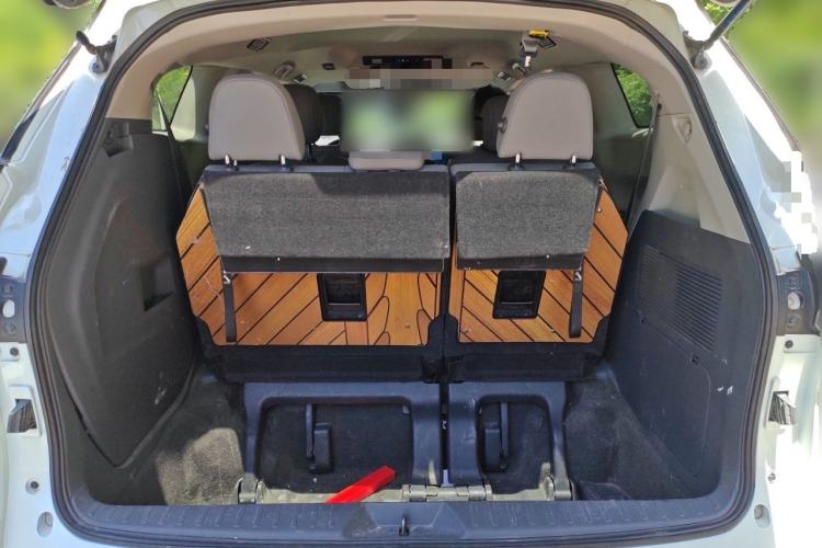 Used Toyota Granvia 2023 2.5L Hybrid Comfort Edition Trunk