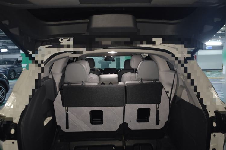 Used Toyota Granvia 2023 2.5L Hybrid Comfort Edition Trunk