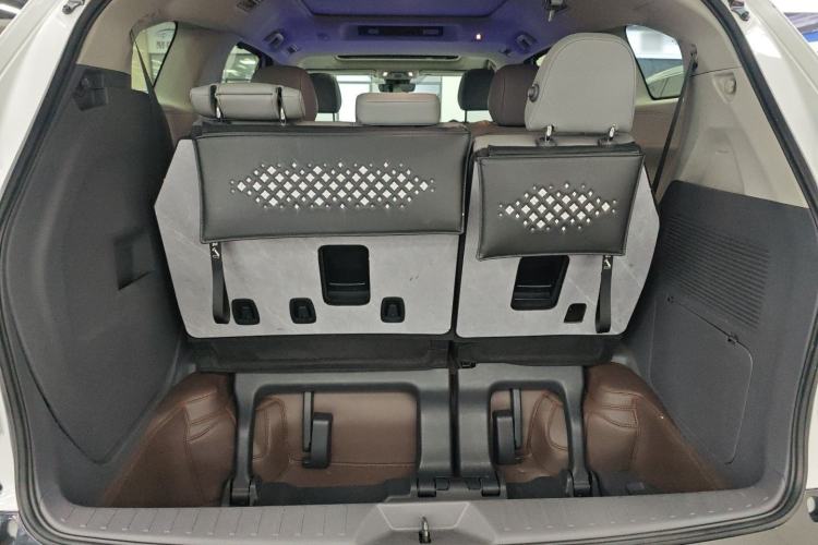 Used Toyota Granvia 2023 2.5L Hybrid Prestige PLUS Edition Trunk