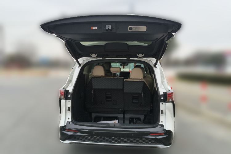 Used Toyota Granvia 2023 2.5L Hybrid Prestige PLUS Edition Trunk