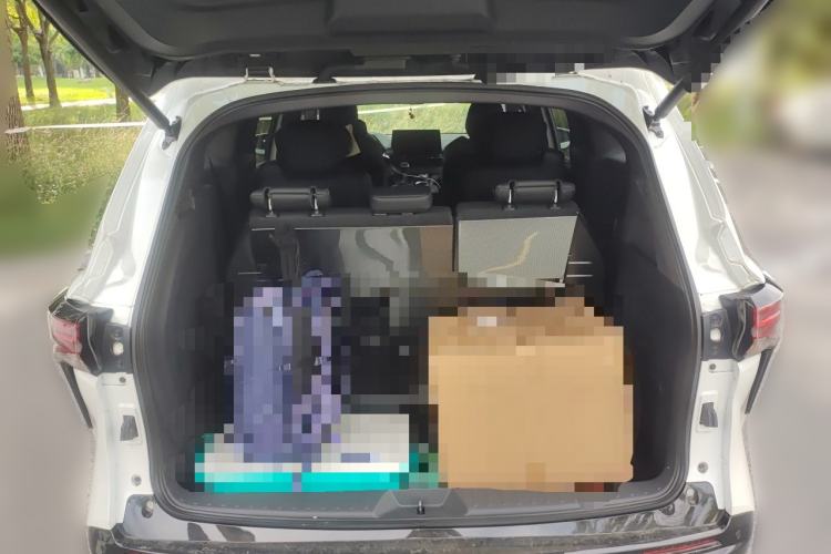 Used Toyota Granvia 2023 2.5L Hybrid Flagship VIP Edition Trunk