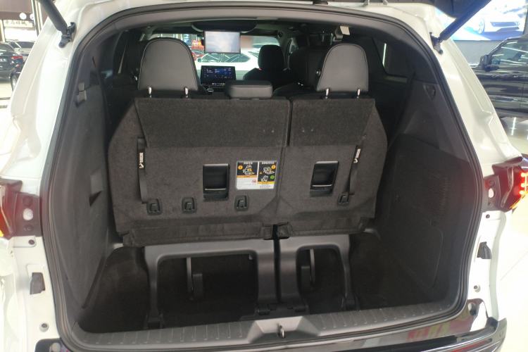 Used Toyota Granvia 2023 2.5L Hybrid Flagship VIP Edition Trunk