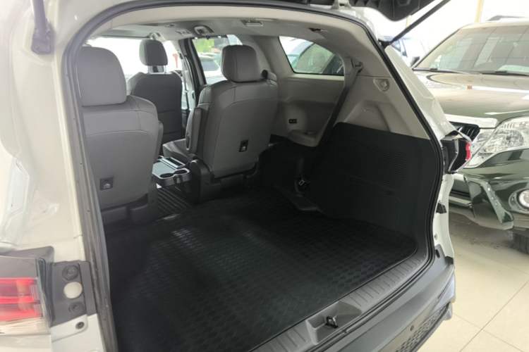 Used Toyota Granvia 2023 2.5L Hybrid Comfort Edition Trunk