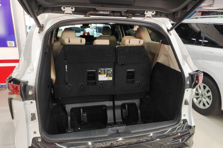 Used Toyota Granvia 2023 2.5L Hybrid Prestige PLUS Edition Trunk